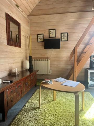 Gite Et Chambre D'Hote Gussignies Bagian luar foto