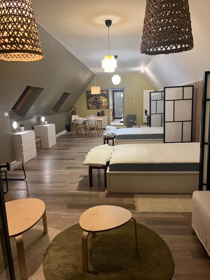 Gite Et Chambre D'Hote Gussignies Bagian luar foto