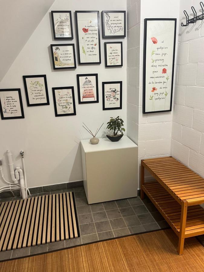 Gite Et Chambre D'Hote Gussignies Bagian luar foto