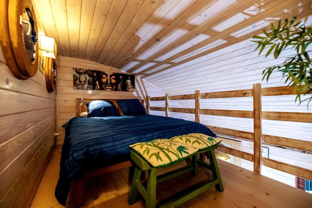 Gite Et Chambre D'Hote Gussignies Bagian luar foto
