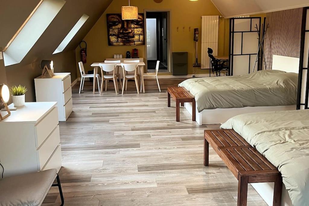 Gite Et Chambre D'Hote Gussignies Bagian luar foto