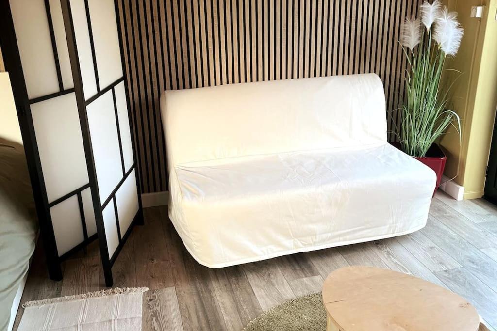 Gite Et Chambre D'Hote Gussignies Bagian luar foto
